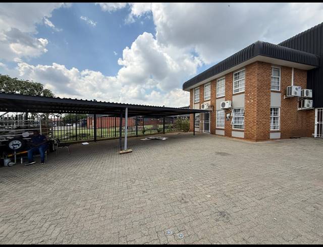 500M² WAREHOUSE TO LET IN SPARTAN